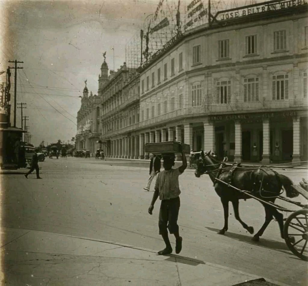 Foto antigua del Hotel Telégrafo 