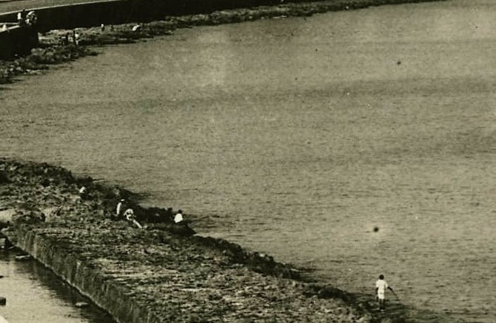 Detalle de pescadores en el litoral habanero en 1915.