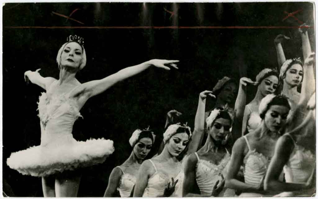 Alicia-alonso.-Segundo-acto-del-lago-de-los-cisnes.-Paris.1970