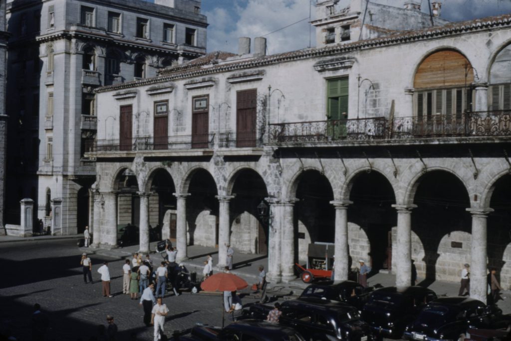 Grabación en el frente de la casa del marqués de Arcos. La imagen data de los años 50 del siglo XX.