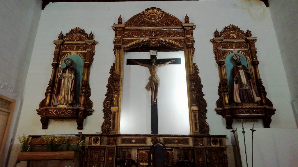 Altar principal de la Iglesia de San Judas Tadeo y San Nicolás de Bari