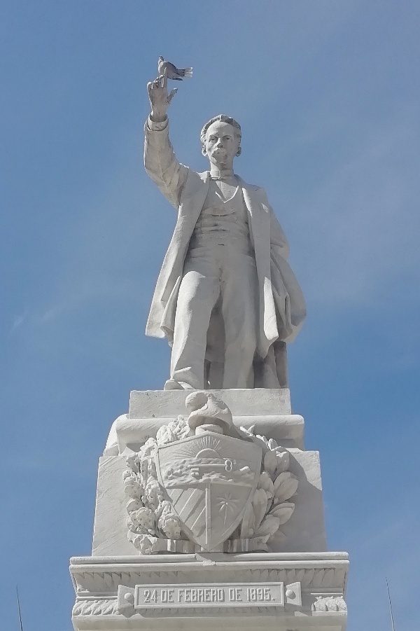 Monumento a José Martí en el Parque Central de La Habana obra de José Vilalta