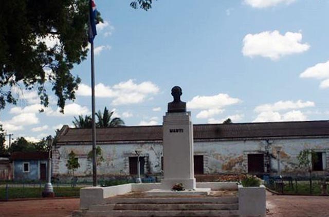 Parque José Martí de San Nicolás de Bari (el “Parque de los 100 pesos”)