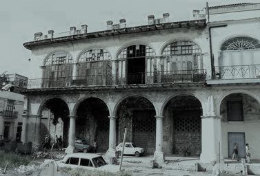 Casa del Marqués de Casa Torres en ruinas antes de la construcción de La Factoría 