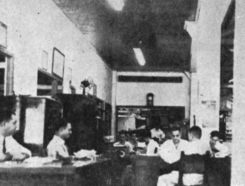 Personal de oficina y obreros del Gran Garage Vives en 1944