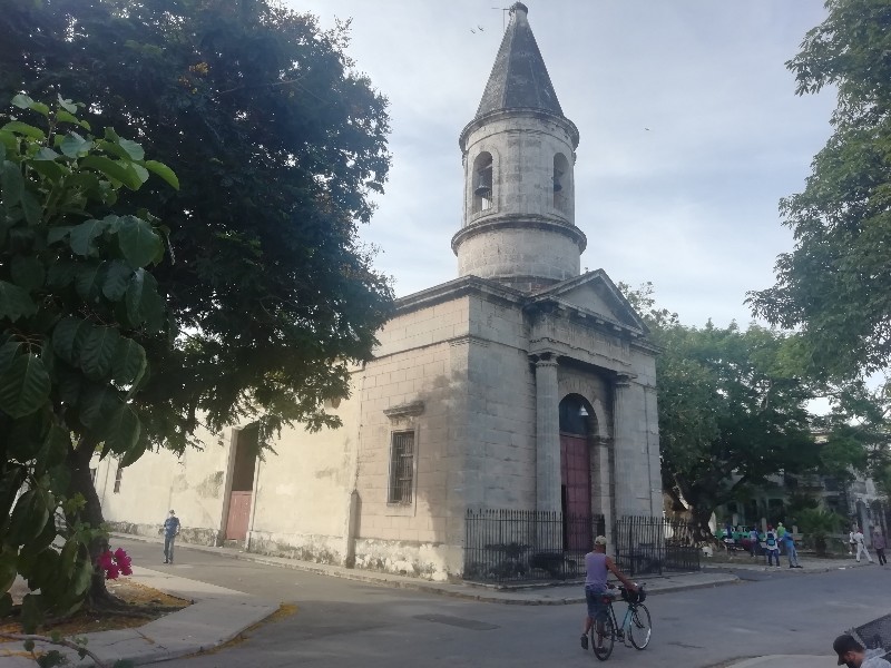 Iglesia Salvador del Mundo Cerro Calle Santo Tomas
