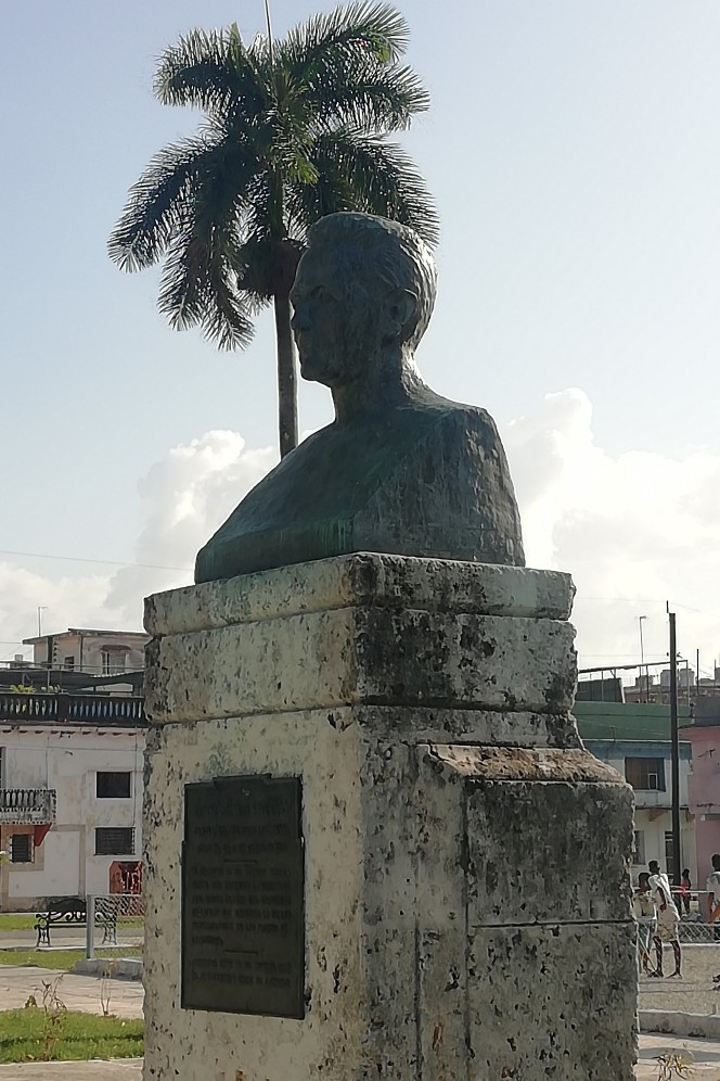 Monumento a Arturo del Pino en el Parque de Fábrica en Luyano