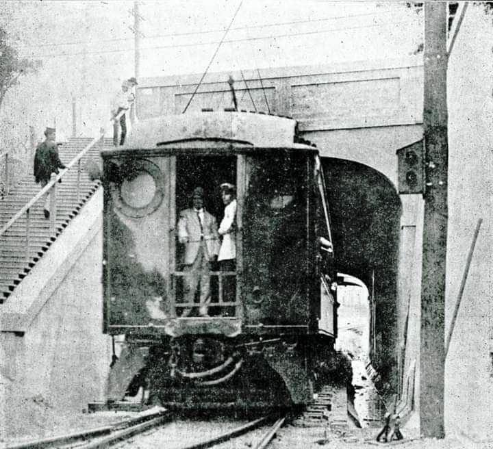 Ferrocarril de Marianao atravesando el túnel de Carlos III 