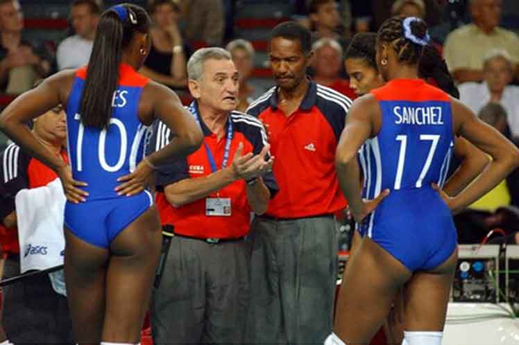 Eugenio George el hacedor de estrellas del voleibol femenino mundial