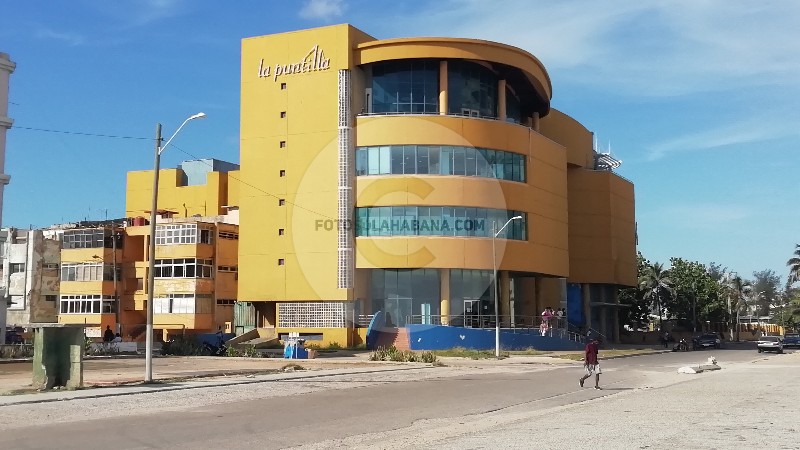 Centro Comercial La Puntilla (Grandes tiendas de La Habana)