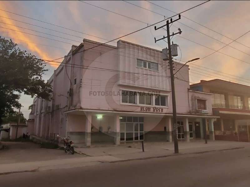 Salón Rosa, un homenaje a una chica del Cotorro (Cines de La Habana)