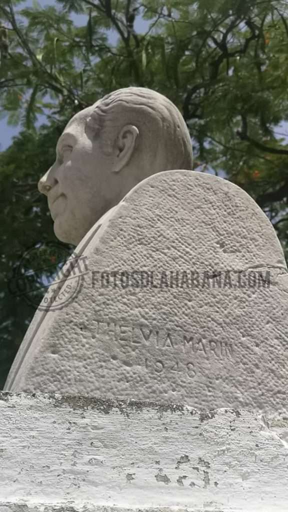 Busto de Gustavo Sánchez Galarraga por Thelvia Marín