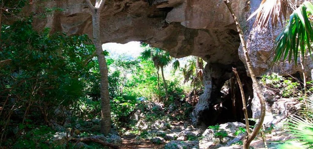 Cueva de Aguirre en Mayabeque donde fue sepultado José María Aguirre