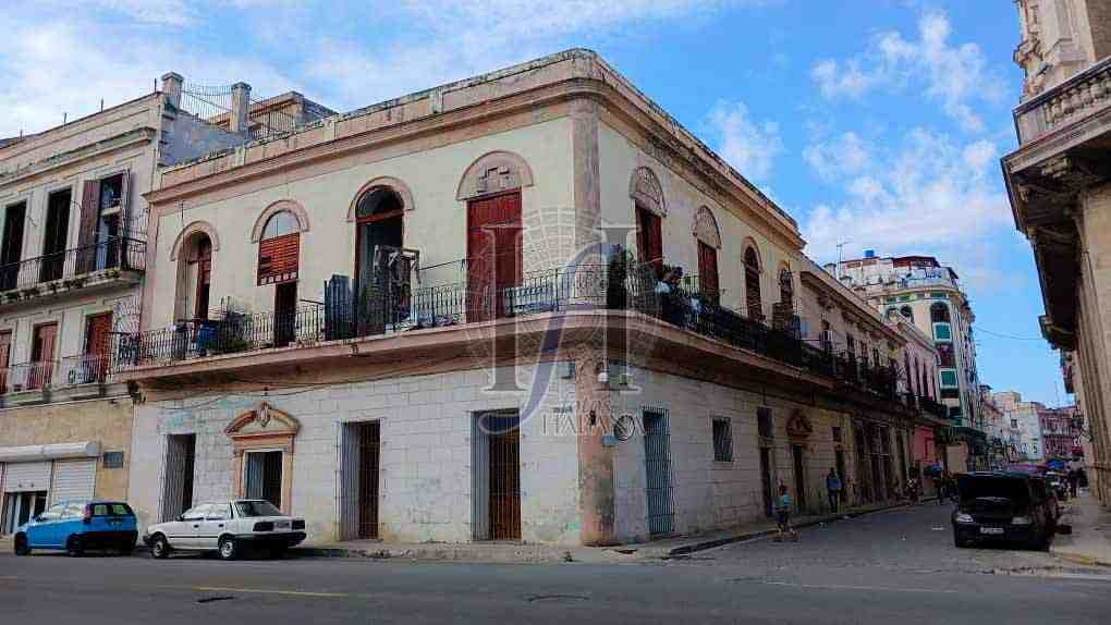El teatro Cervantes en la esquina de San José y Consulado (Habana Desaparecida)