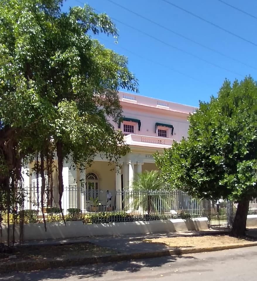 Vedado Clásico: Casa de Charles Hernández Sandrino (calle 10, No. 460) hoy Cenesex 4 Casa de Charles Hernandez